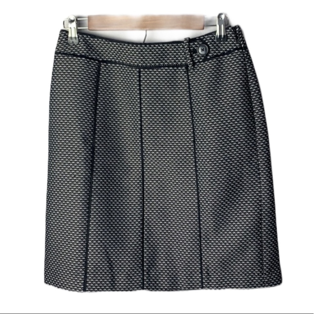 Ann Taylor Skirt Black and White Midi Mini Length Work Size 4